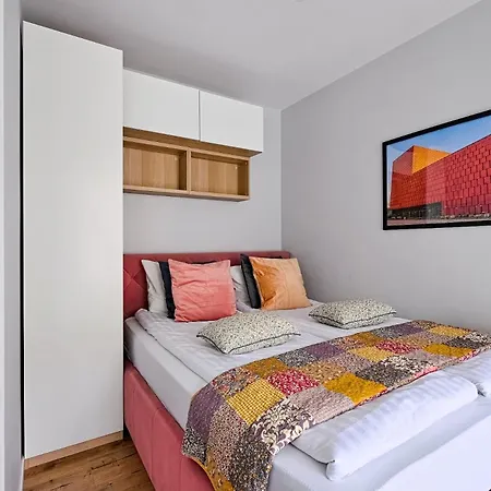 Urbannestapartments-op51 דירה