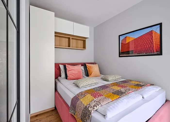 Urbannestapartments-op51 דירה